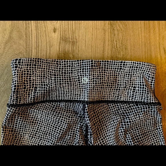 Lulu Lemon Leggings - Picture 3 of 3